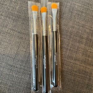 Younique cream shadow brush